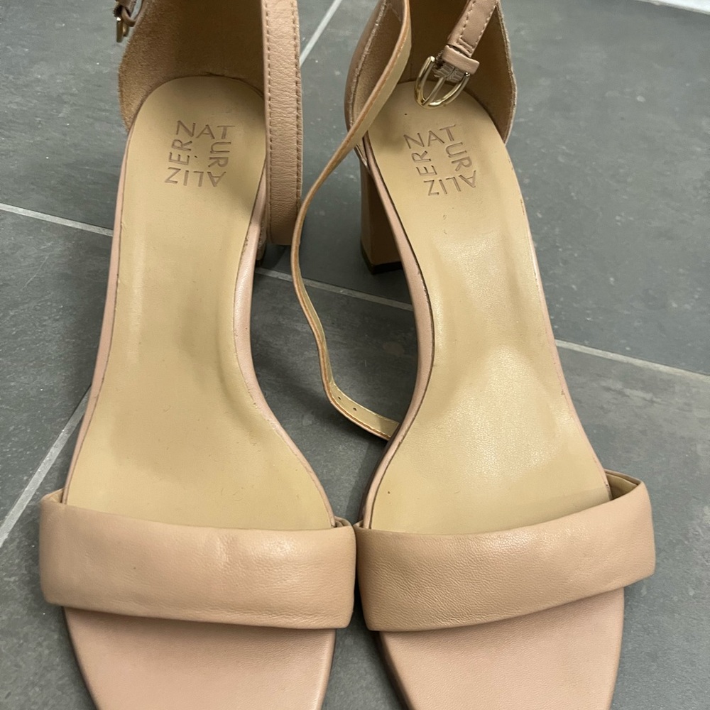 Naturalizer Women's Nude Heeled Sandals